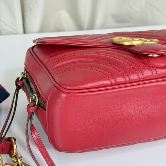 Gucci Red Leather Marmont Shoulder Bag Crossbody - Elegant & Versatile Design - Picture 6 of 11